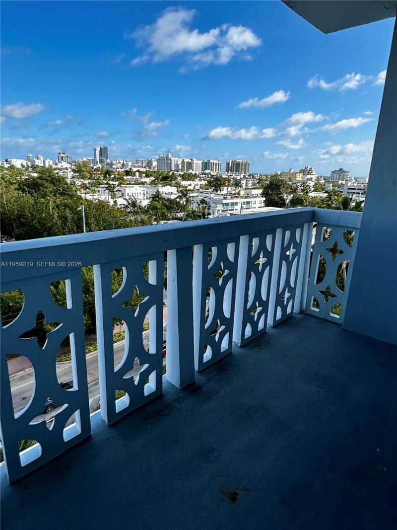 1020 Meridian Ave, Unit 811, Miami Beach, FL 33139 Photo