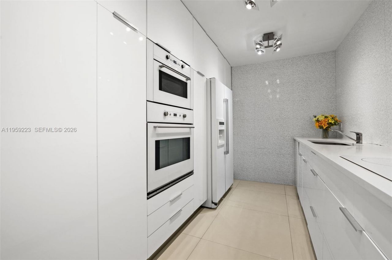 19390 Collins Ave , Unit 1221, Sunny Isles Beach, FL 33160 Photo