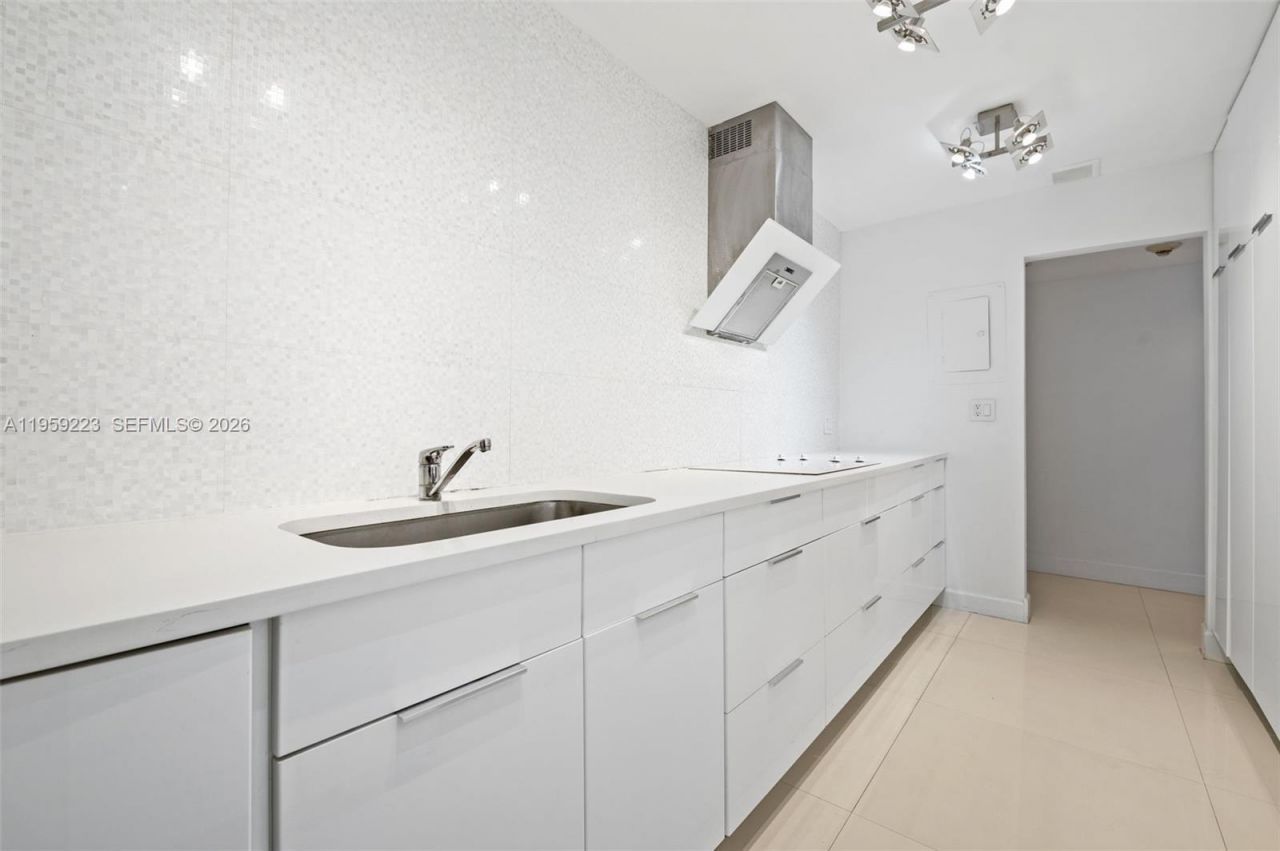 19390 Collins Ave , Unit 1221, Sunny Isles Beach, FL 33160 Photo