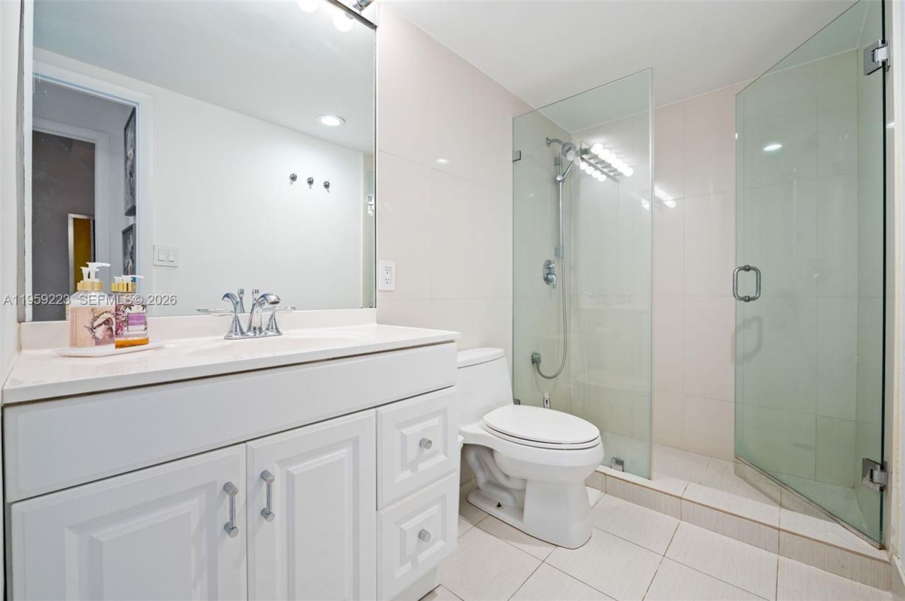 19390 Collins Ave , Unit 1221, Sunny Isles Beach, FL 33160 Photo