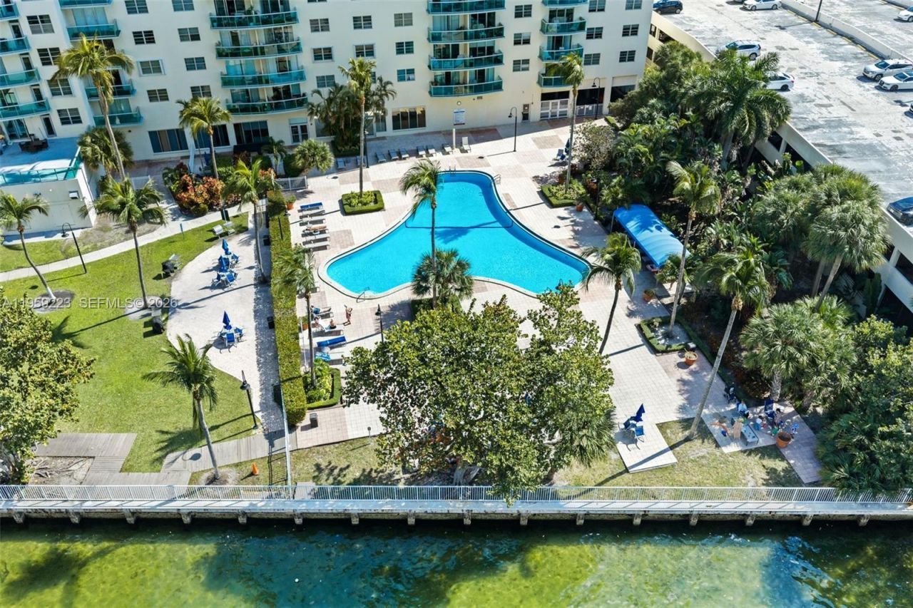 19390 Collins Ave , Unit 1221, Sunny Isles Beach, FL 33160 Photo