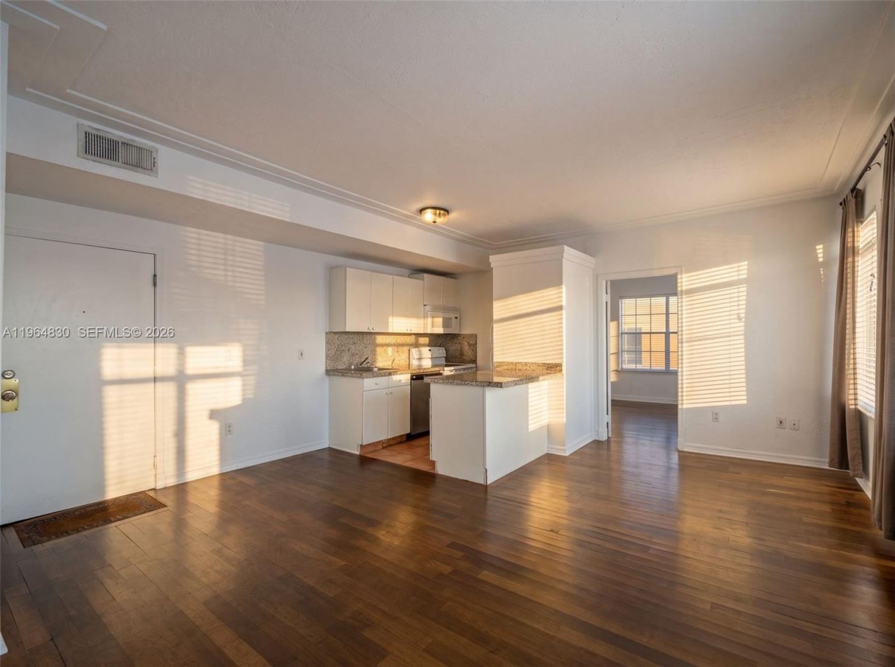 1027 Pennsylvania Ave, Unit 206, Miami Beach, FL 33139 Photo