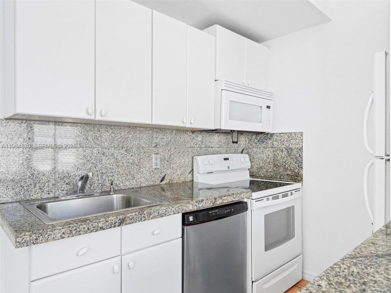 1027 Pennsylvania Ave , Unit 206, Miami Beach, FL 33139 Photo