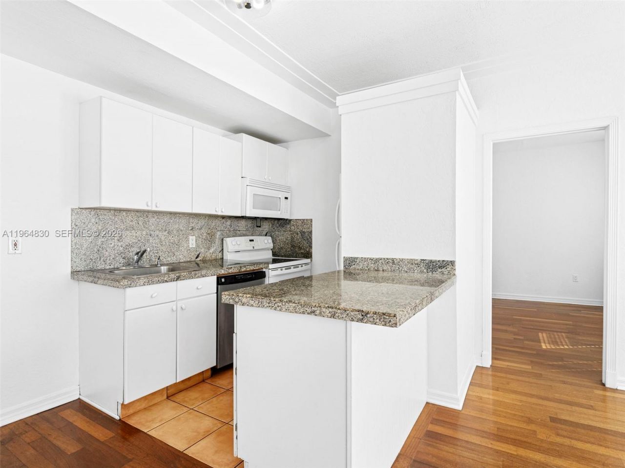 1027 Pennsylvania Ave, Unit 206, Miami Beach, FL 33139 Photo