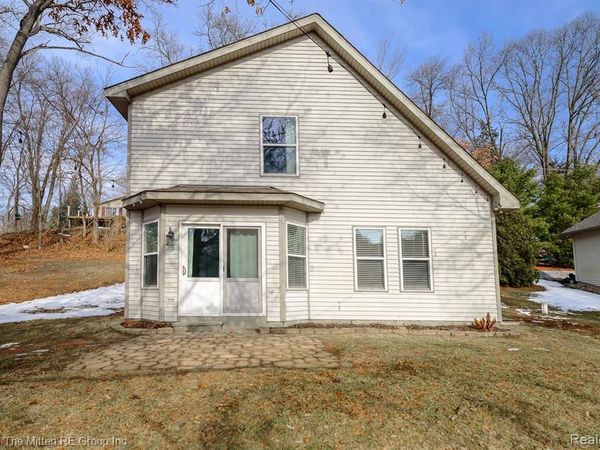 7373 Valley Drive, Hamburg Twp, MI 48116