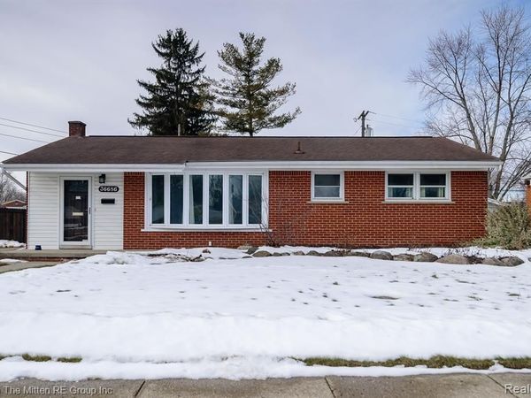 36686 Thinbark Street, Wayne, MI 48184