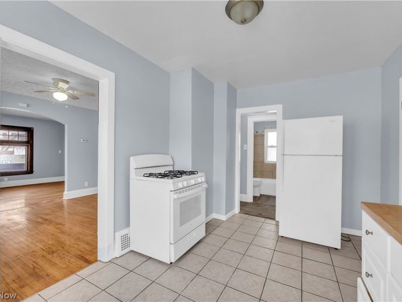 10302 Parkview Avenue, Unit 2/UP, Garfield Heights, OH 44125 Photo 10