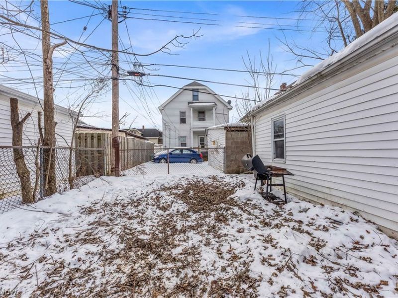 10302 Parkview Avenue, Unit 2/UP, Garfield Heights, OH 44125 Photo 23