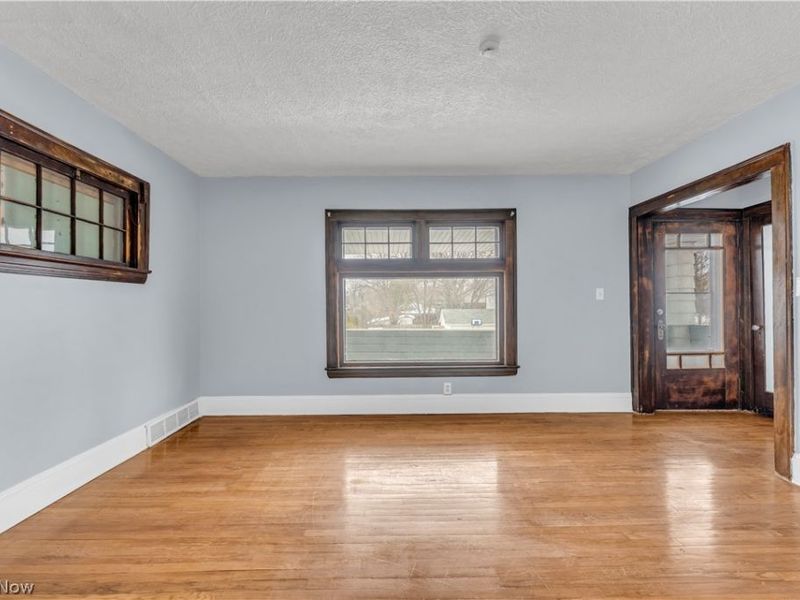 10302 Parkview Avenue, Unit 2/UP, Garfield Heights, OH 44125 Photo 5