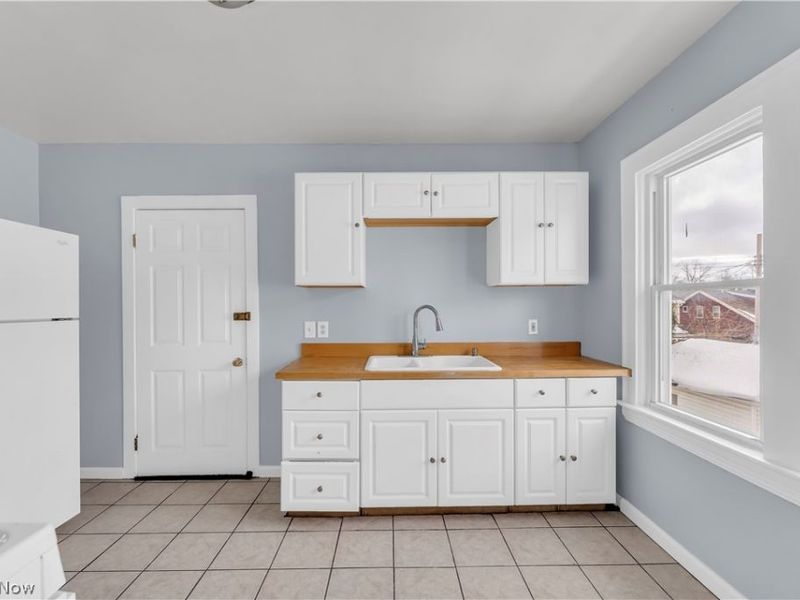 10302 Parkview Avenue, Unit 2/UP, Garfield Heights, OH 44125 Photo 9