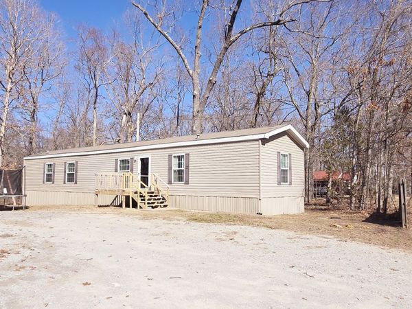 497 River Oaks Dr , Springville, TN 38256