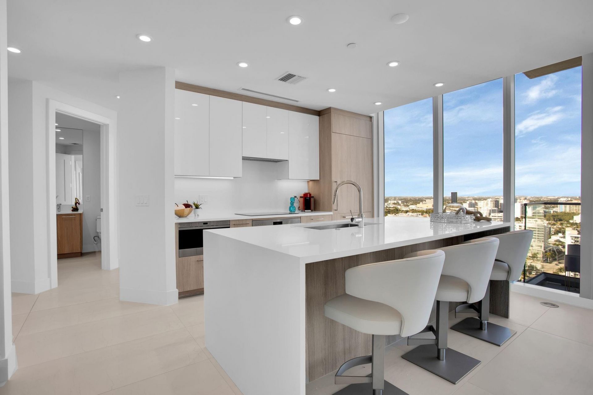 153 N Seabreeze Boulevard, Unit S-2205, Fort Lauderdale, FL 33304 Photo