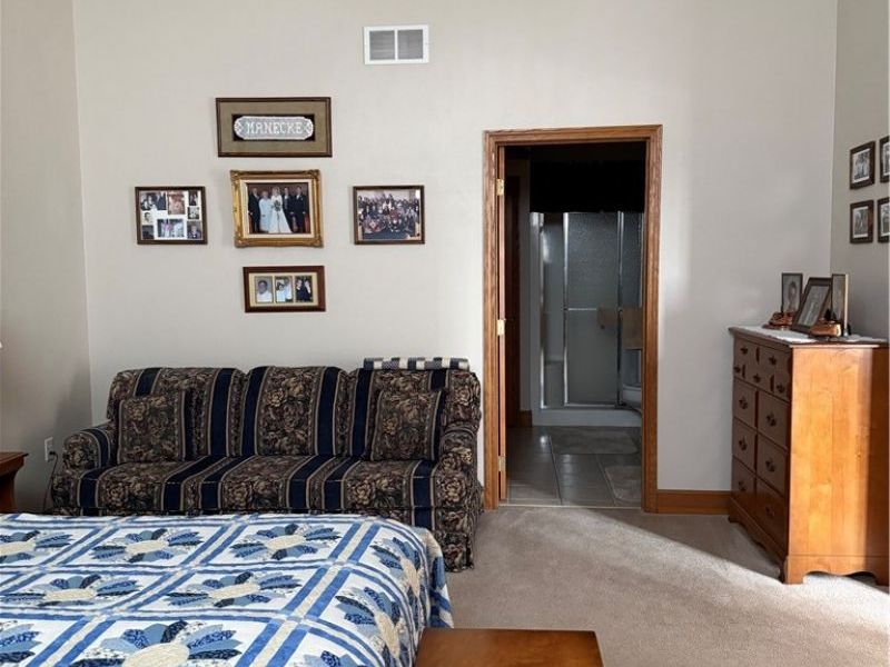 49281 Eagle Drive, East Liverpool, OH 43920 Photo 11