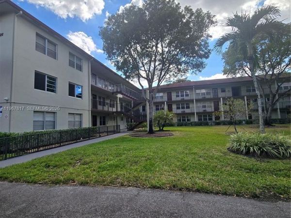 13500 SW 1st St, Unit 202U, Pembroke Pines, FL 33027