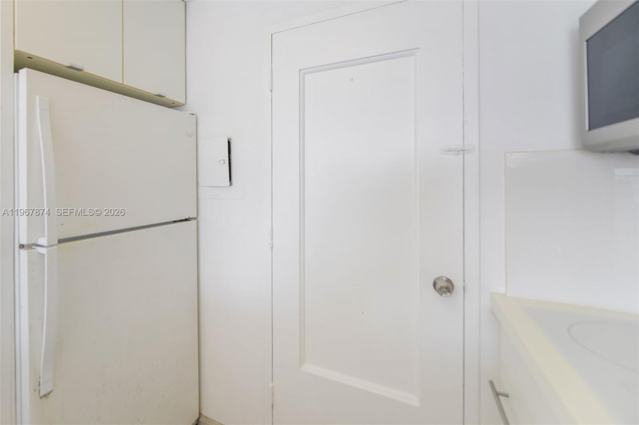 8000 Harding Ave , Unit 4B, Miami Beach, FL 33141 Photo