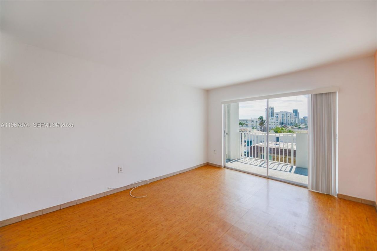 8000 Harding Ave , Unit 4B, Miami Beach, FL 33141 Photo