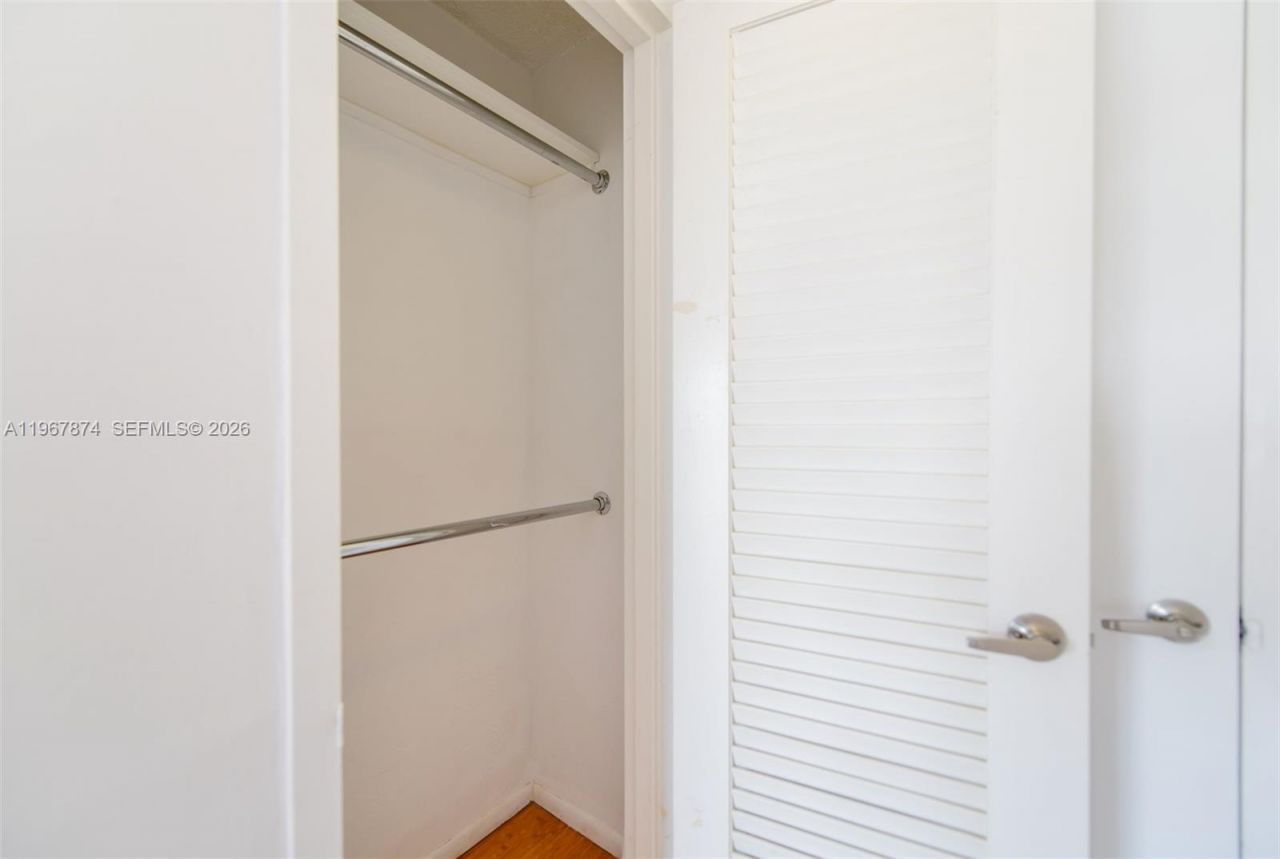 8000 Harding Ave , Unit 4B, Miami Beach, FL 33141 Photo