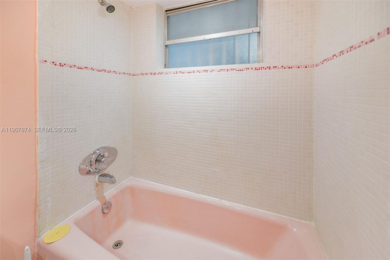 8000 Harding Ave , Unit 4B, Miami Beach, FL 33141 Photo