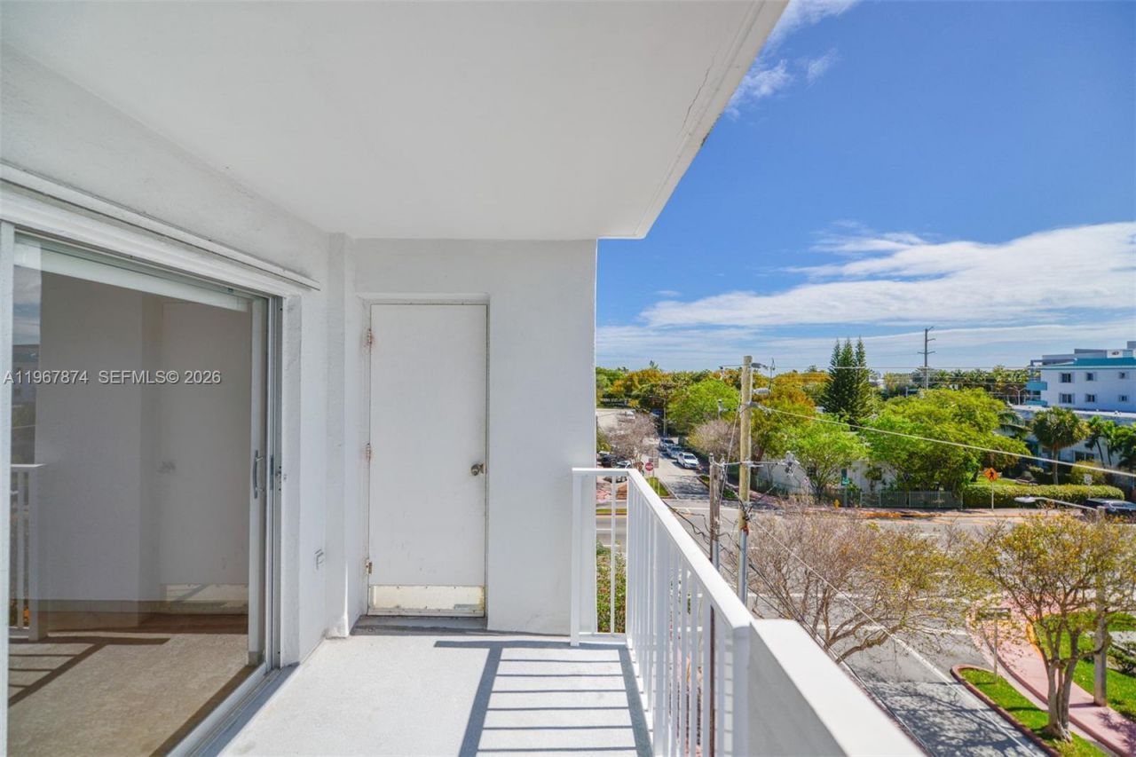 8000 Harding Ave , Unit 4B, Miami Beach, FL 33141 Photo