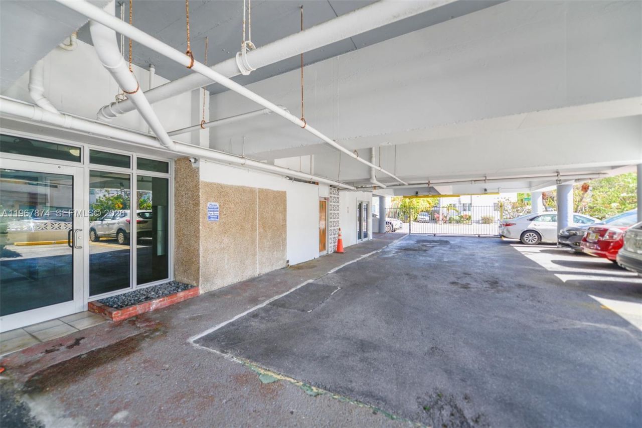 8000 Harding Ave , Unit 4B, Miami Beach, FL 33141 Photo