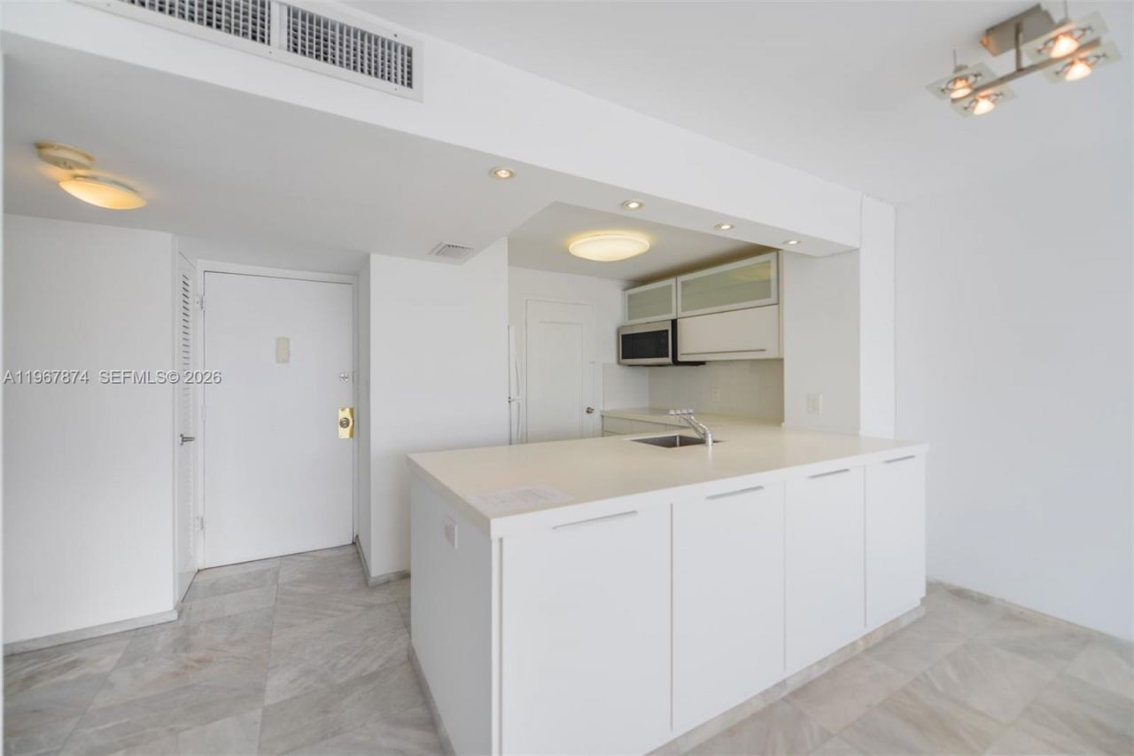 8000 Harding Ave , Unit 4B, Miami Beach, FL 33141 Photo