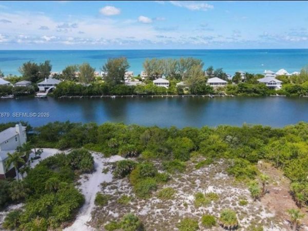 361 Bocila dr, Placida, FL 33946