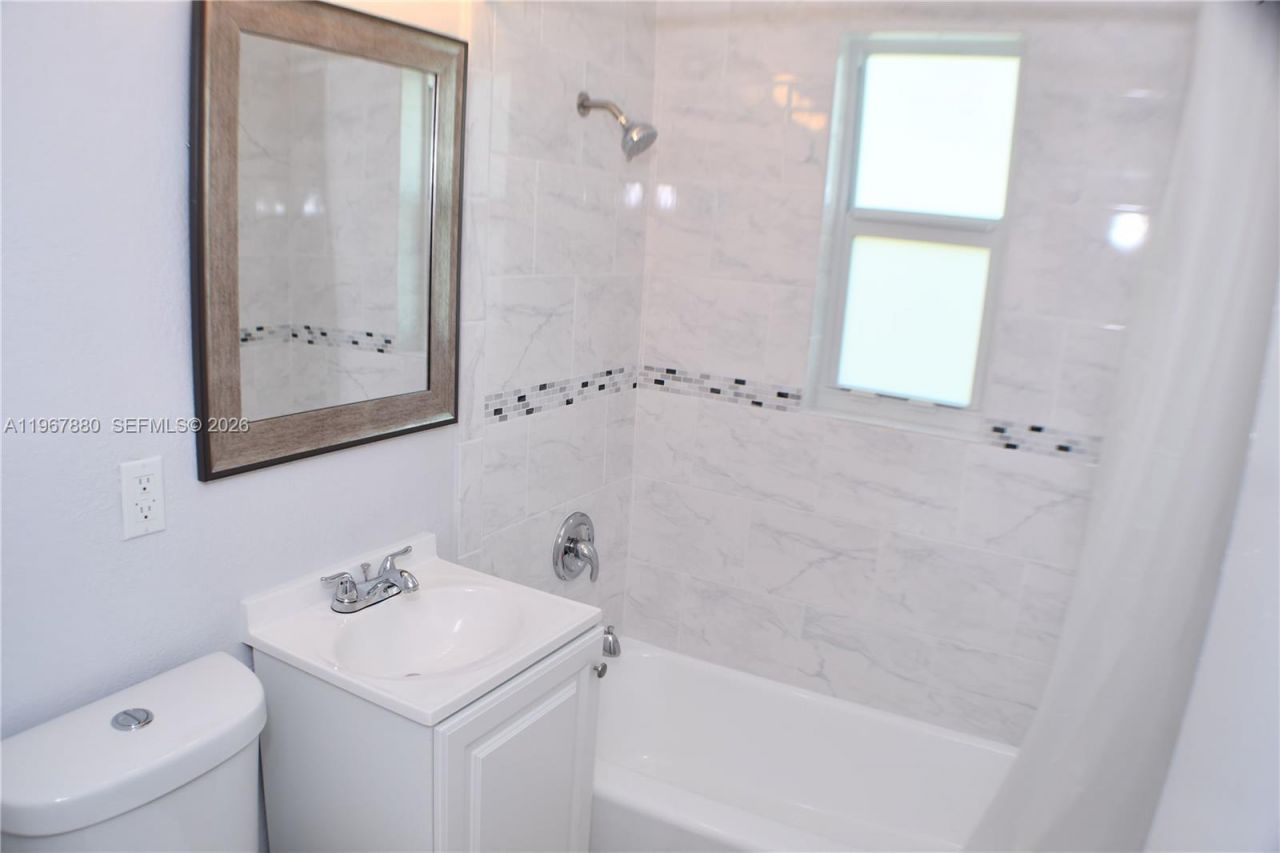 1398 NW 61st St, Unit 2, Miami, FL 33142 Photo