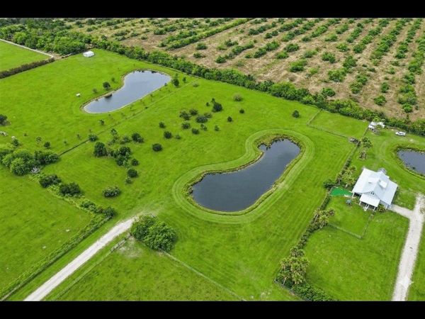 6430 69th Street, Vero Beach, FL 32967