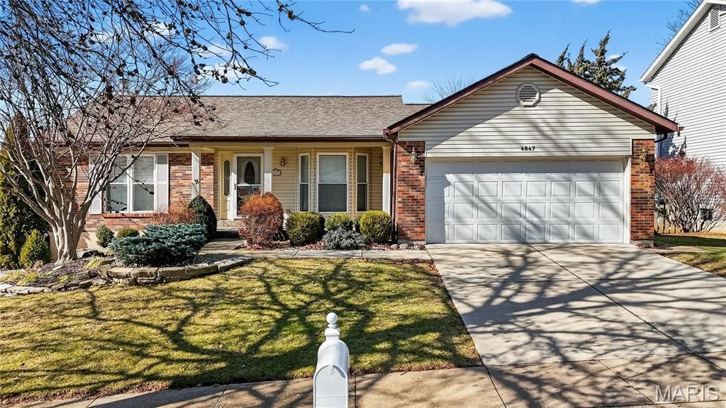 4847 Lowndes Drive, Saint Louis, MO 63129 Main Photo