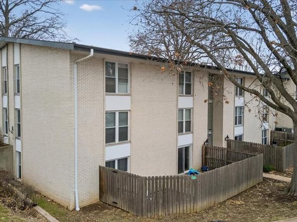 10445 Briarbend Drive, Unit 5, St Louis, MO 63146