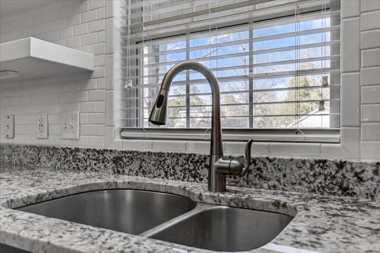 1102 Ansel Drive Photo 15