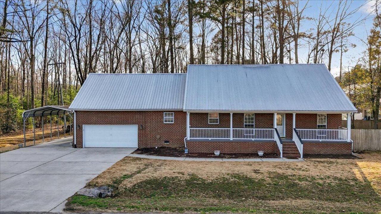 1102 Ansel Drive Photo 2