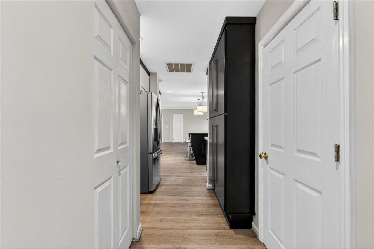 1102 Ansel Drive Photo 22