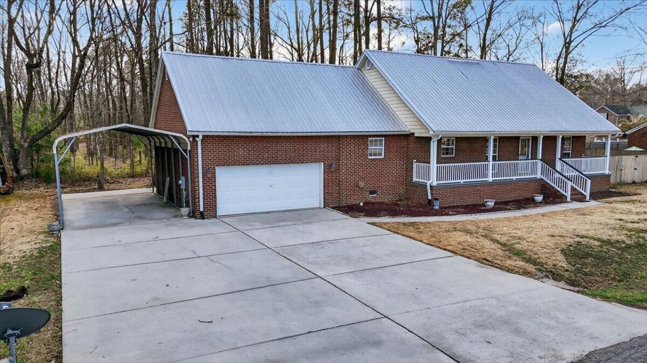 1102 Ansel Drive Photo 3