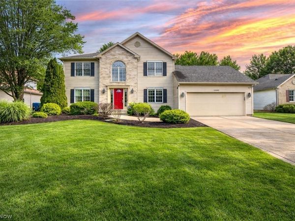 28580 Glen Hollow Lane, Olmsted Twp, OH 44138