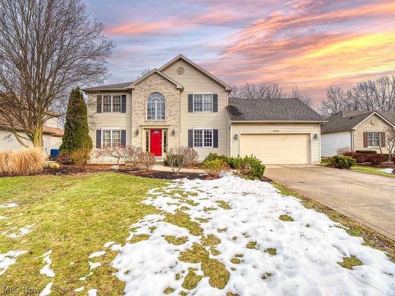 28580 Glen Hollow Lane, Olmsted Township, OH 44138 Photo 2