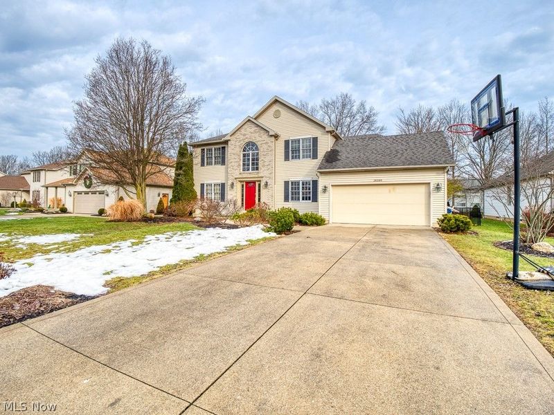 28580 Glen Hollow Lane, Olmsted Township, OH 44138 Photo 4