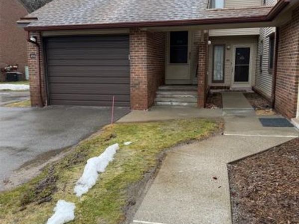 6540 Ridgefield Circle #201 Circle, West Bloomfield Twp, MI 48322