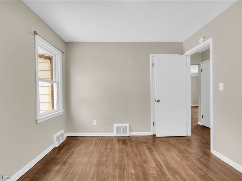 12918 Eastwood Boulevard, Garfield Heights, OH 44125 Photo 11