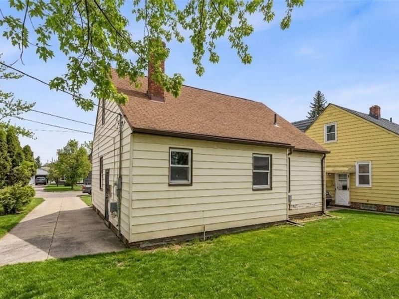 12918 Eastwood Boulevard, Garfield Heights, OH 44125 Photo 25