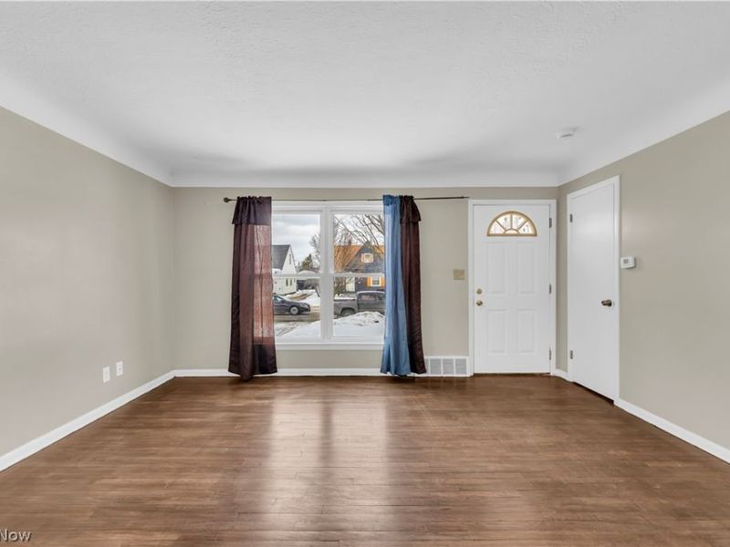 12918 Eastwood Boulevard, Garfield Heights, OH 44125 Photo 3