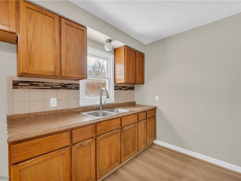 12918 Eastwood Boulevard, Garfield Heights, OH 44125 Photo 6