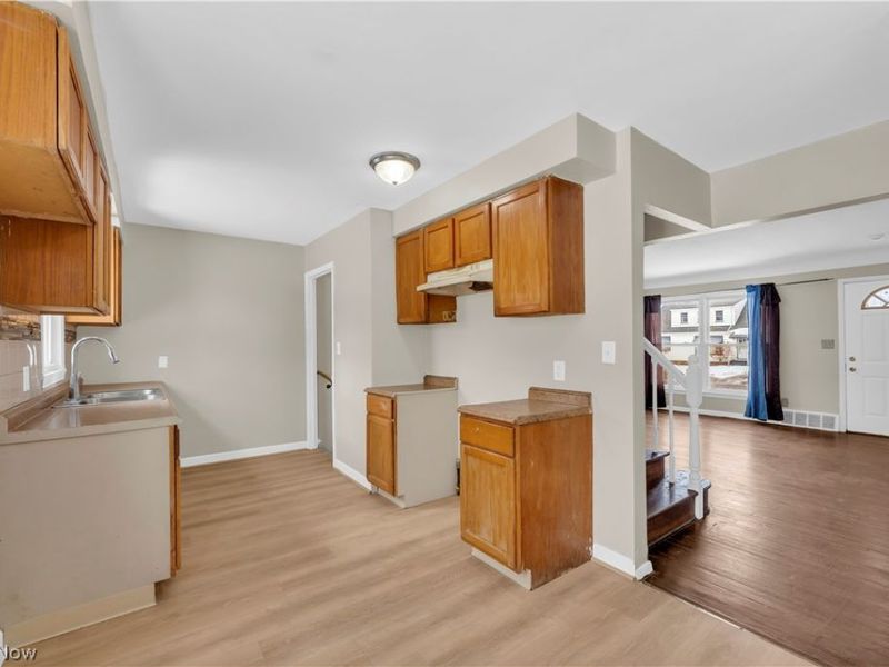 12918 Eastwood Boulevard, Garfield Heights, OH 44125 Photo 8