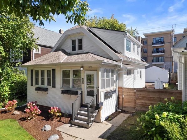 4476 N Bartlett AVENUE, Shorewood, WI 53211