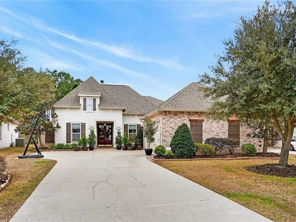 1121 CYPRESS CROSSING Drive, Madisonville, LA 70447