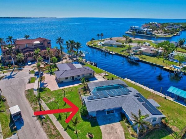 250 BANGSBERG ROAD SE, PORT CHARLOTTE, FL 33952