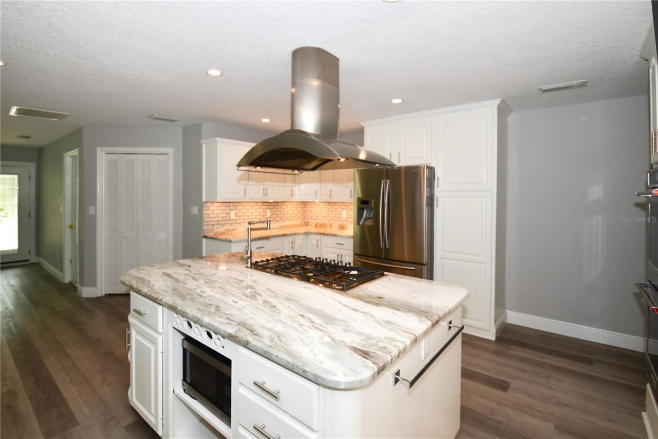 6690 Burning Tree Drive, Seminole, FL 33777 Photo