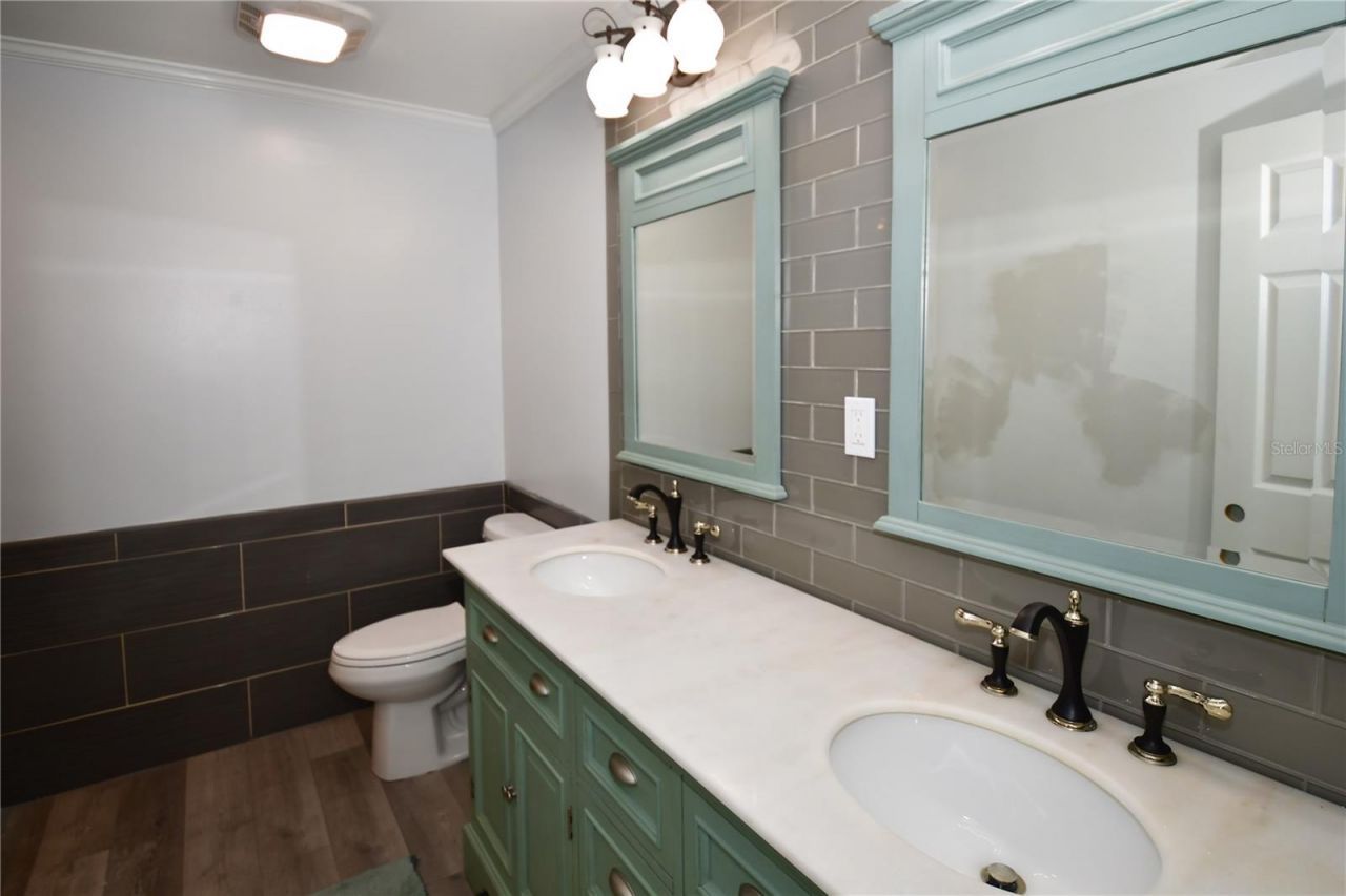 6690 Burning Tree Drive, Seminole, FL 33777 Photo