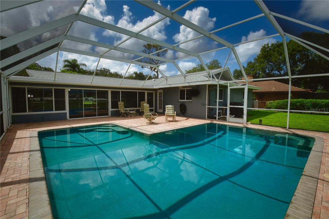 6690 Burning Tree Drive, Seminole, FL 33777 Photo