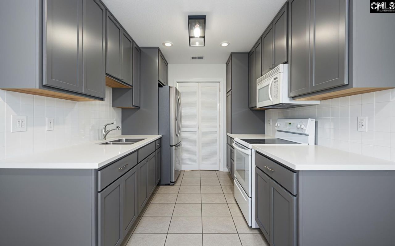 215 Parkstream Circle Photo 12